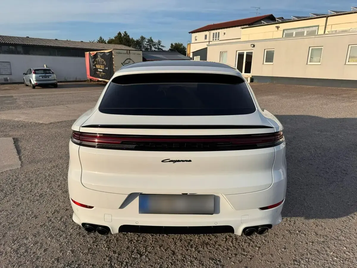 Gebraucht Porsche Cayenne 470 PS (345 kW) 2024 Weiß SUV