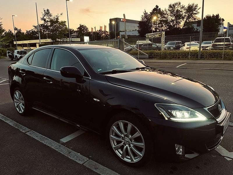 Schwarz Gebraucht 2008 Lexus IS220d Limousine | 4.900 € - Bild 1/3