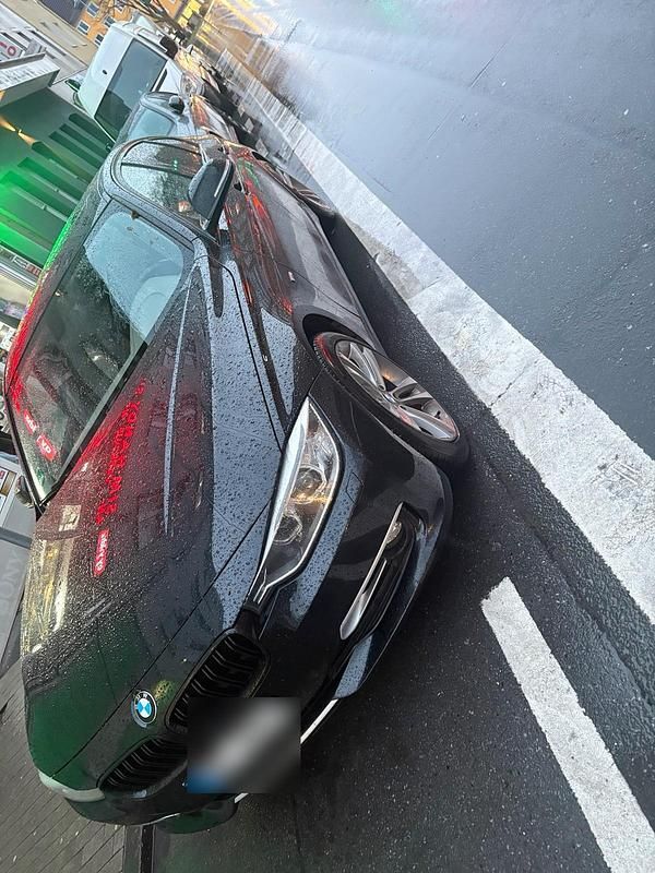 Gebraucht BMW 318 165 PS (121 kW) 2012 Schwarz Limousine