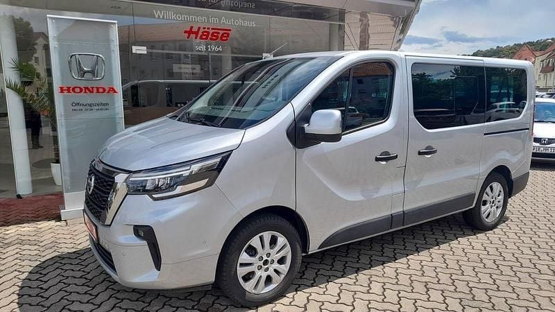 Silber Gebraucht 2023 Nissan Primastar Tekna Van / Kleinbus | 31.960 € (Fairer Preis) - Bild 1/4