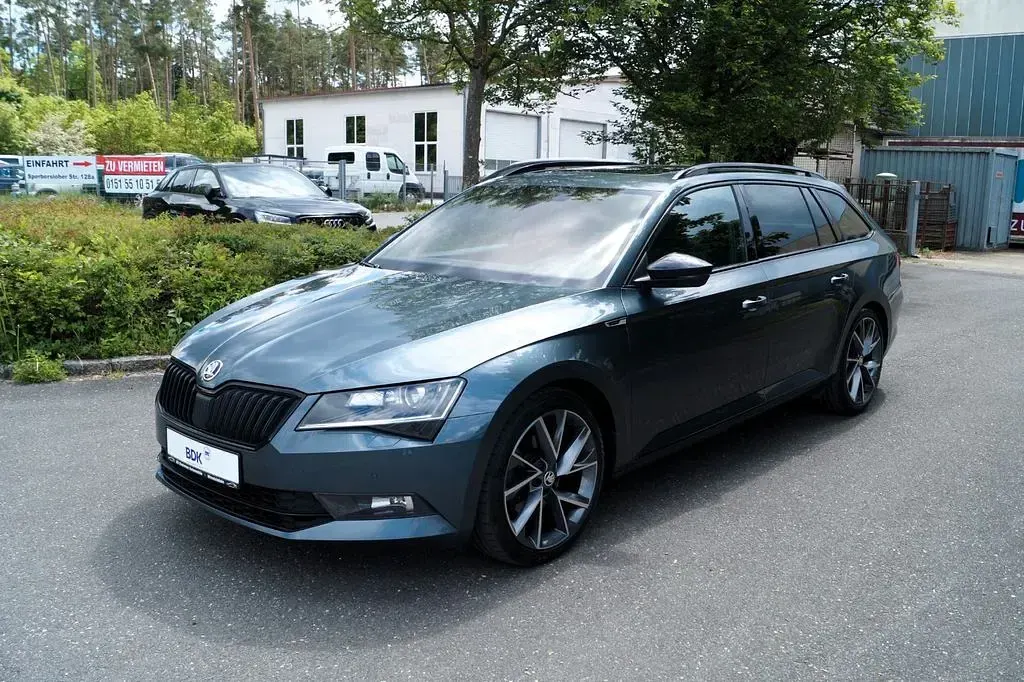 Gebraucht Skoda Superb SportLine 179 PS (131 kW) 2017 Grau Kombi