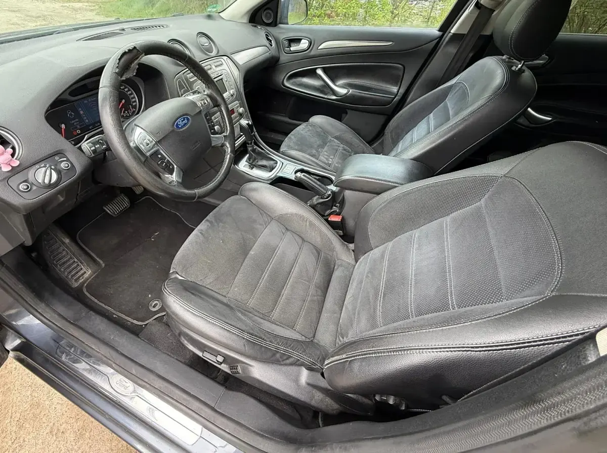 Usado Ford Mondeo 140 CV (102 kW) 2010 Azul Familiar