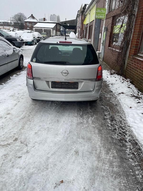 Gebraucht Opel Astra 140 PS (102 kW) 2008 Silber Kombi