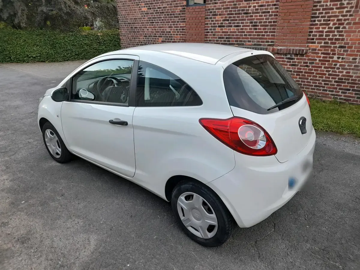 Gebraucht Ford Ka 69 PS (50 kW) 2015 Weiß Kleinwagen