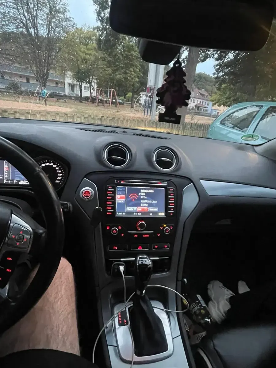 Gebraucht Ford Mondeo 163 PS (119 kW) 2012 Schwarz Kombi
