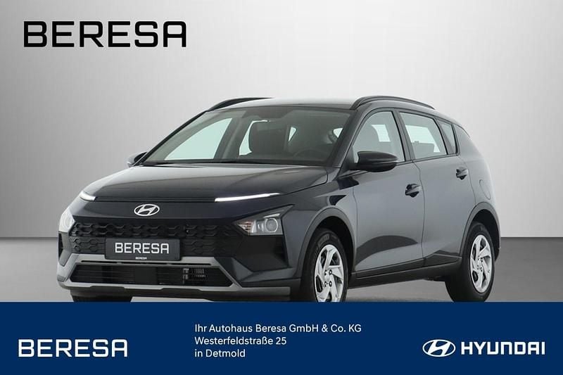 Grau Neu 2025 Hyundai Bayon Select SUV | 18.480 € (Superpreis) - Bild 1/4