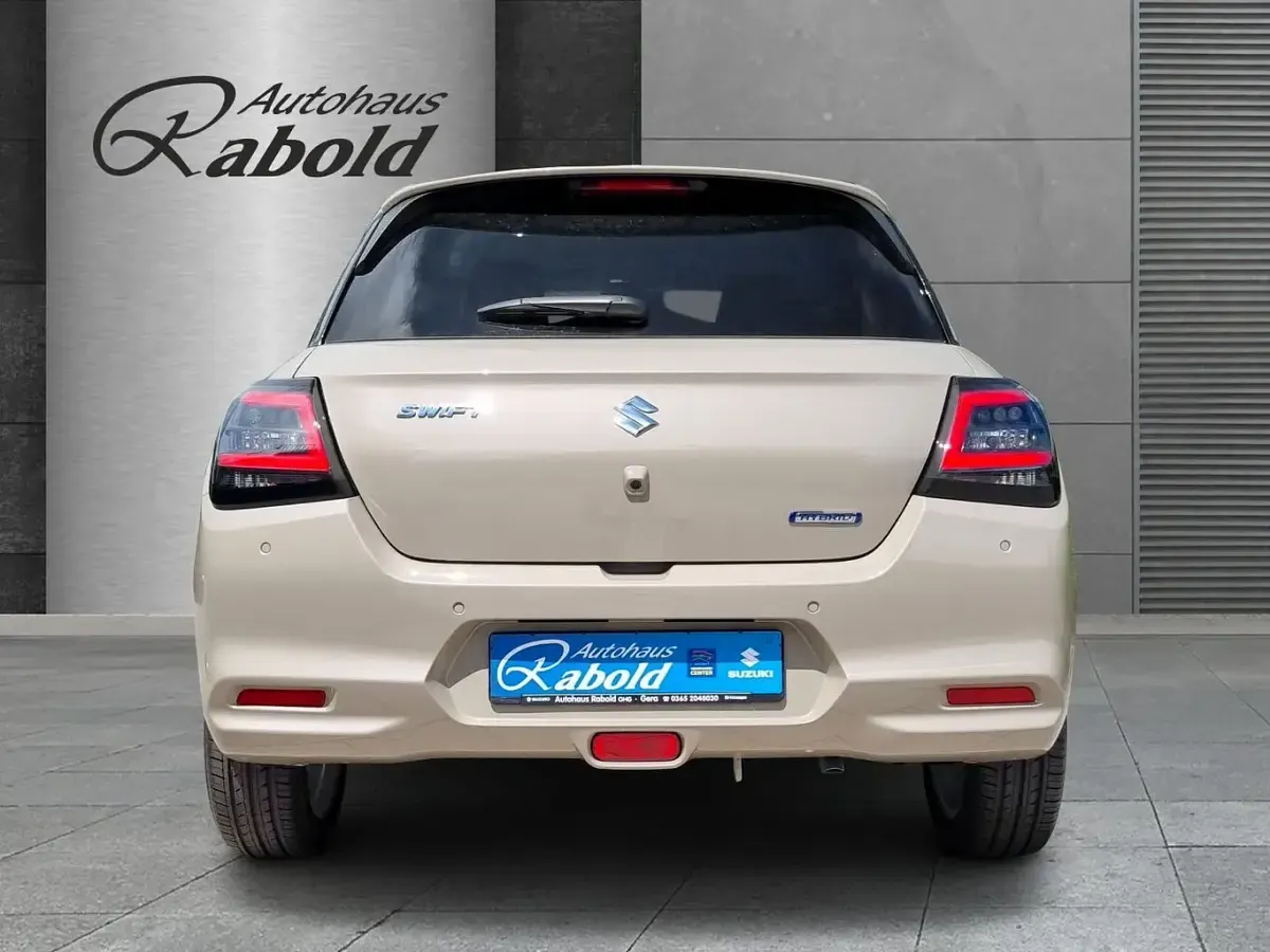 Neu Suzuki Swift Comfort 83 PS (61 kW) 2026 Caravan ivory Kleinwagen
