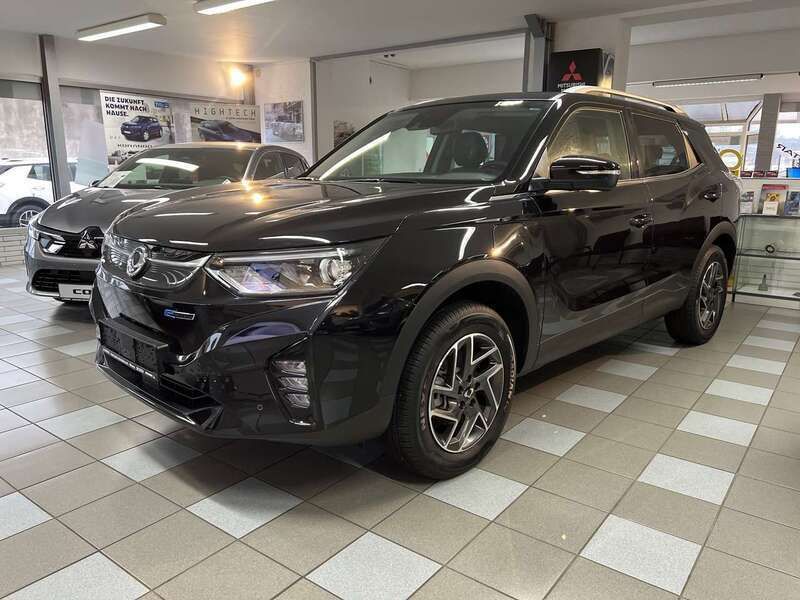 Space black (lak) Gebraucht 2024 Ssangyong Korando SUV | 23.990 € (Superpreis) - Bild 1/4