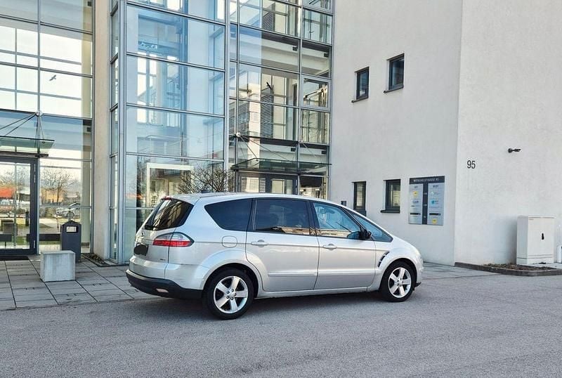 Gebraucht Ford S-MAX Titanium 131 PS (96 kW) 2007 Silber Van / Kleinbus