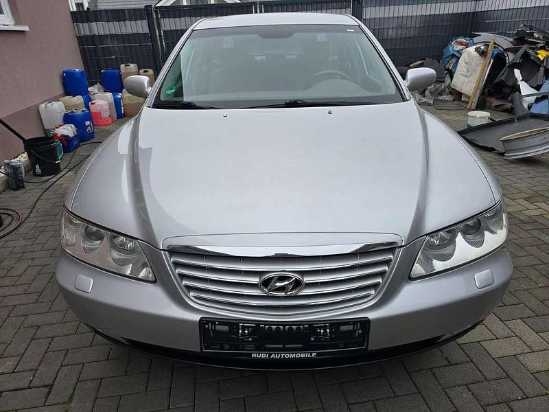 Gebraucht Hyundai Grandeur 235 PS (172 kW) 2010 Silber Limousine