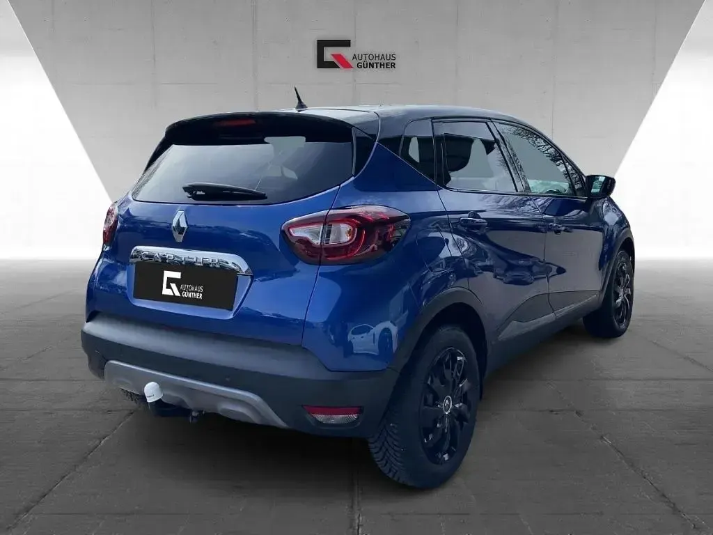 Second-hand Renault Captur Version S 150 CP (110 kW) 2018 Albastru SUV