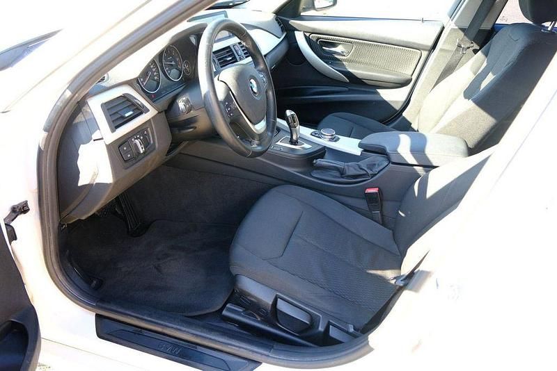 Gebraucht BMW 316 Executive 116 PS (85 kW) 2015 Weiß Kombi