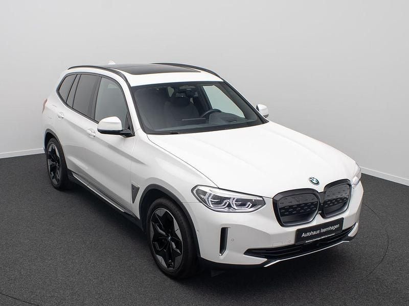 Gebraucht BMW iX3 Impressive 210 kW (286 PS) 2021 Weiß SUV