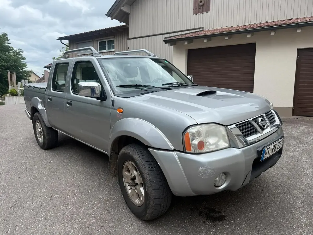 Gebraucht Nissan Navara 133 PS (97 kW) 2004 Grau Pickup