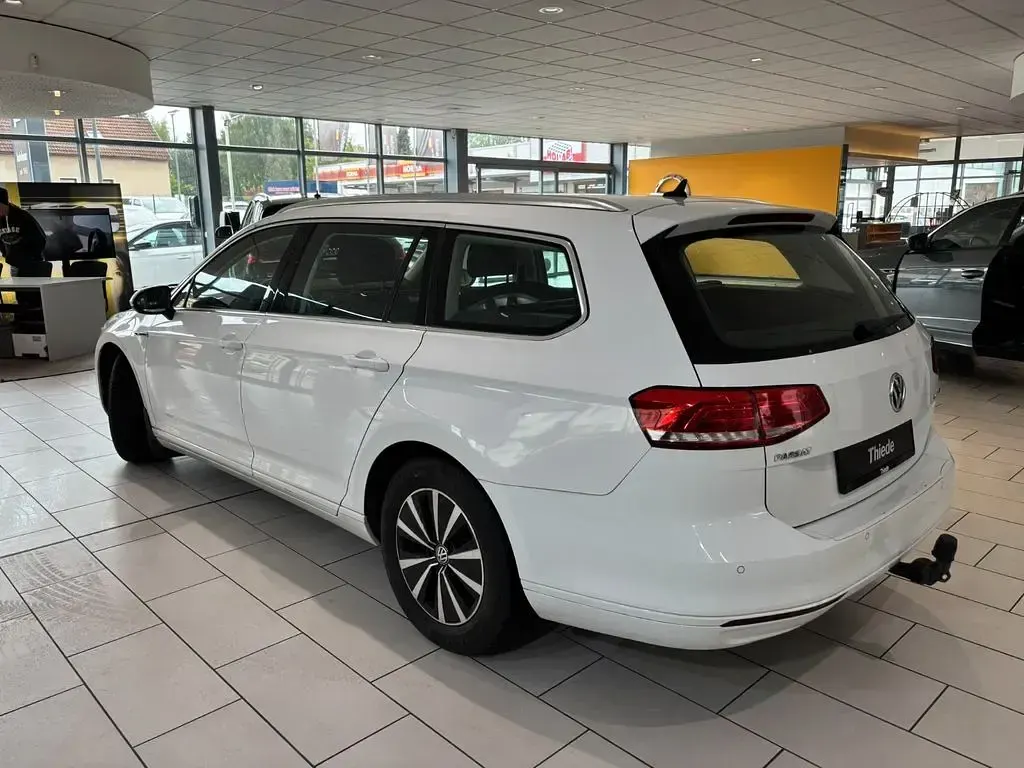 Gebraucht VW Passat 150 PS (110 kW) 2017 Weiss Limousine