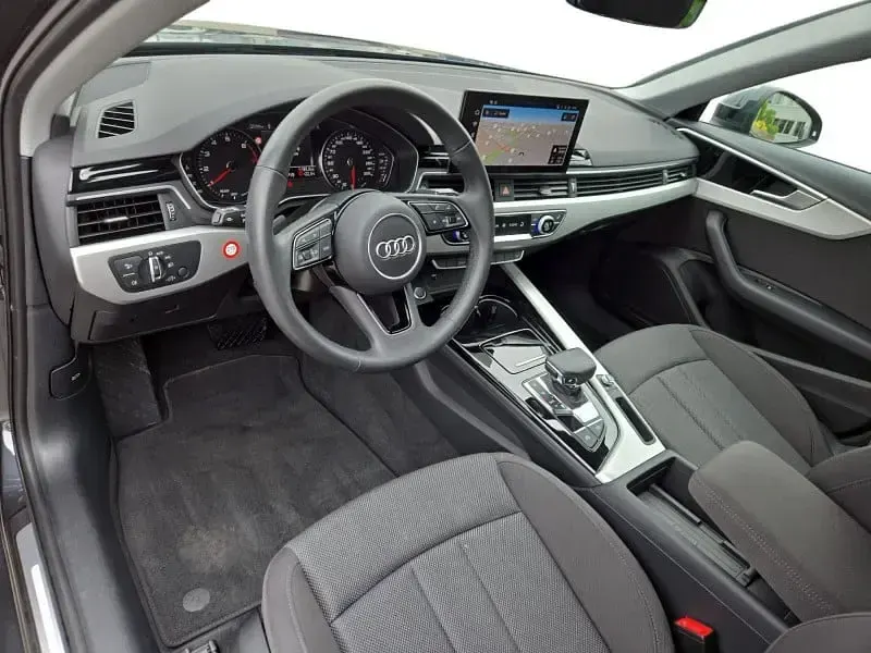 Gebraucht Audi A4 Ambiente 150 PS (110 kW) 2024 Manhattangrau metallic Limousine