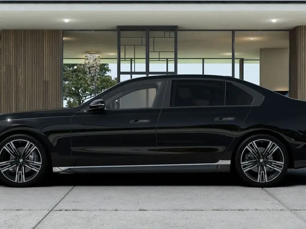 Gebraucht BMW 740 Sport Line 299 PS (219 kW) 2025 Schwarz Limousine