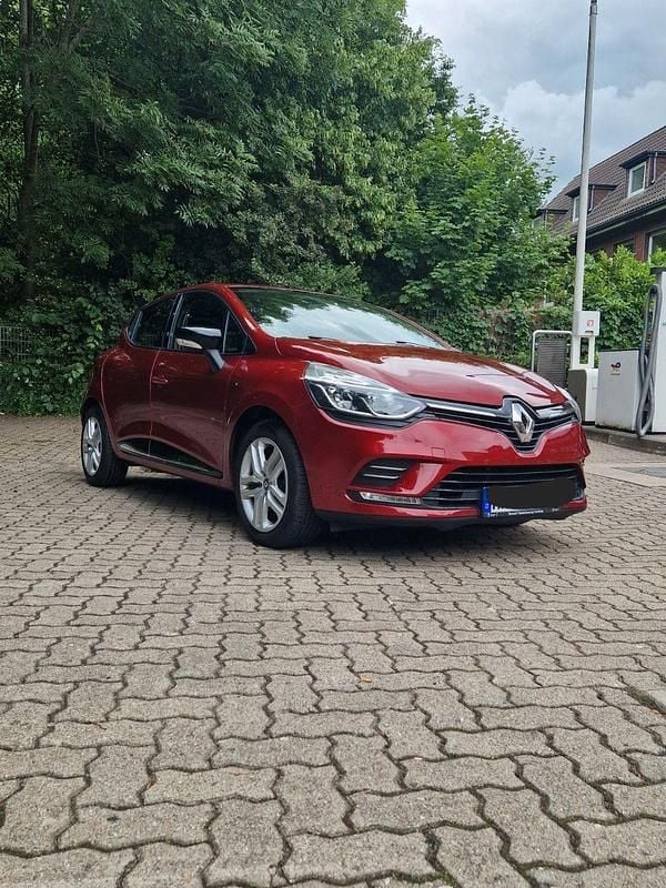Rot Gebraucht 2017 Renault Clio IV LIMITED Kleinwagen | 7.999 € (Guter Preis) - Bild 1/4