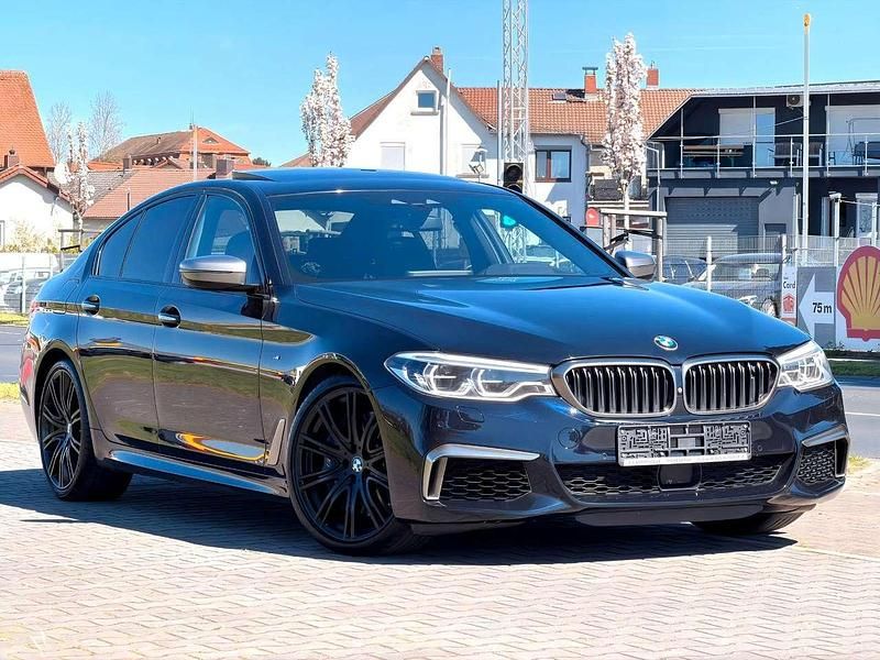 Gebraucht BMW 550 400 PS (294 kW) 2017 Azuritschwarz Limousine