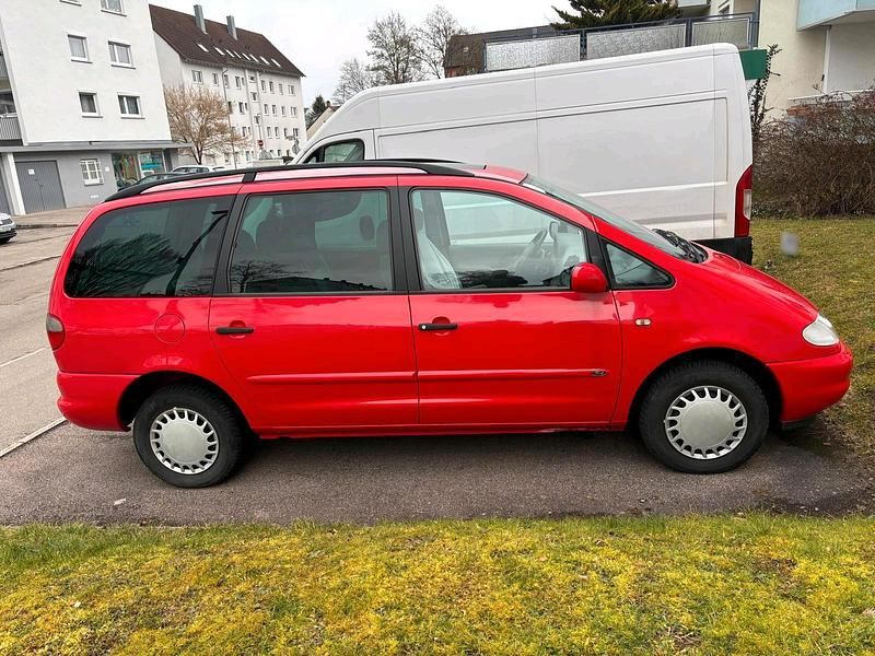 Używany Ford Galaxy Style 116 KM (85 kW) 1999 Czerwony Minivan