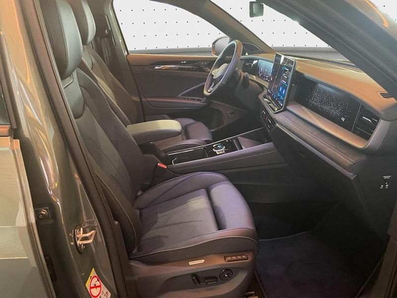 Gebraucht VW Tayron R-line 193 PS (141 kW) 2025 Grün SUV