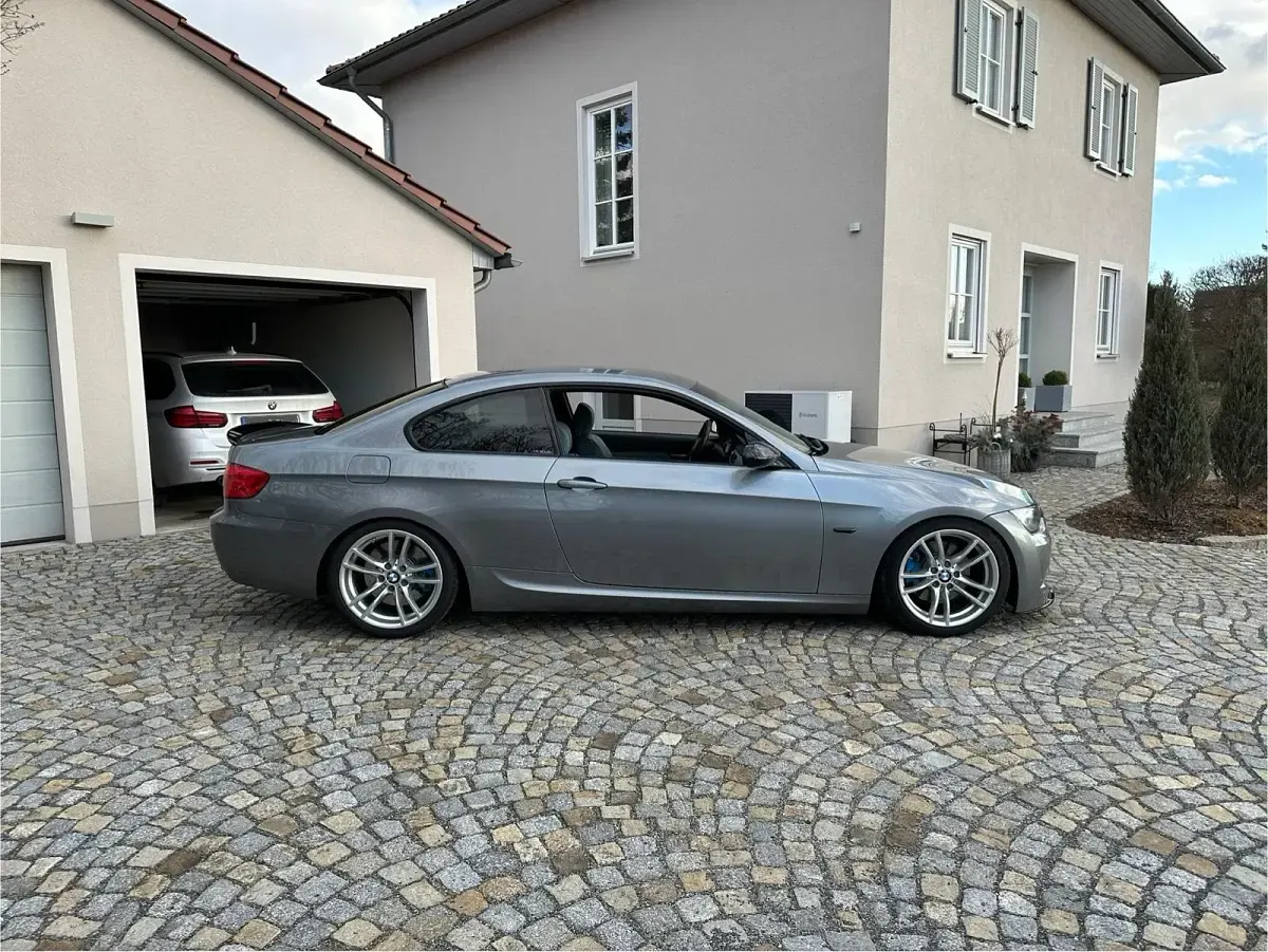Gebraucht BMW 325 Performance 197 PS (144 kW) 2009 Grau Coupé