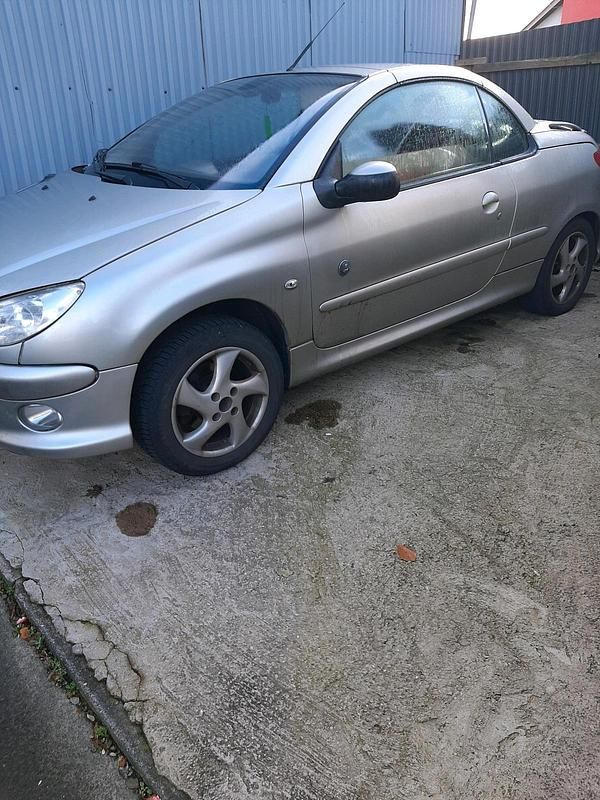 Gebraucht VW Golf IV 100 PS (73 kW) 2005 Beige Kleinwagen