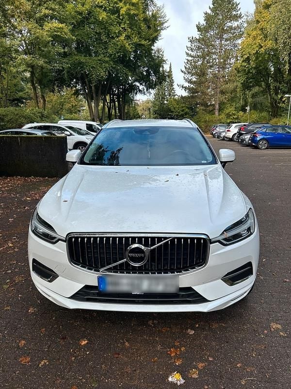 Weiß Gebraucht 2019 Volvo XC60 SUV | 27.900 € (Fairer Preis) - Bild 1/4