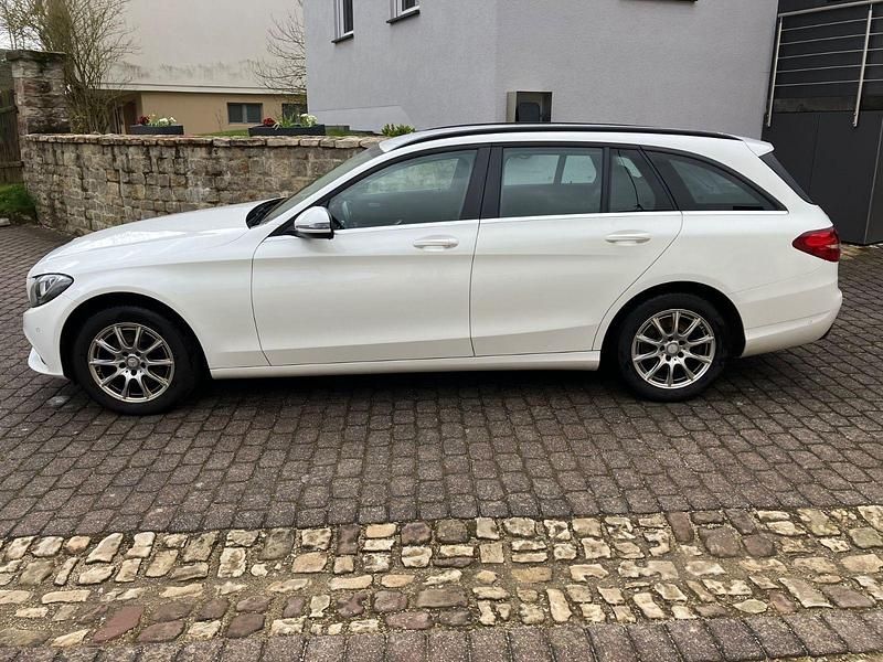Gebraucht Mercedes C220 170 PS (125 kW) 2016 Weiß Kombi