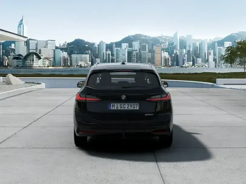 Gebraucht BMW 220 Active Tourer Comfort Edition 170 PS (125 kW) 2025 Black sapphire (schwarz) Van / Kleinbus