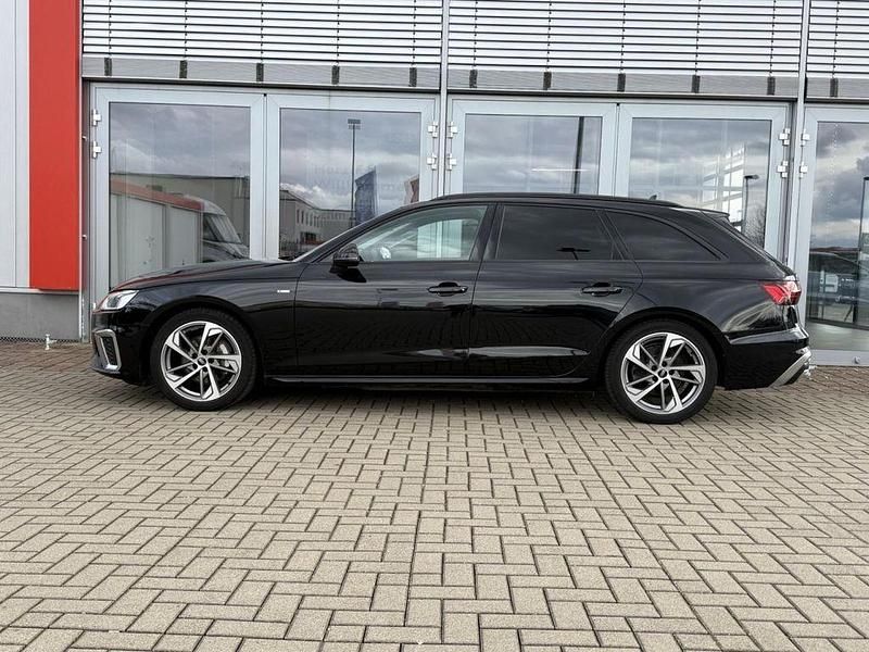 Gebraucht Audi A4 S-Line 204 PS (150 kW) 2023 Schwarz metallic Kombi