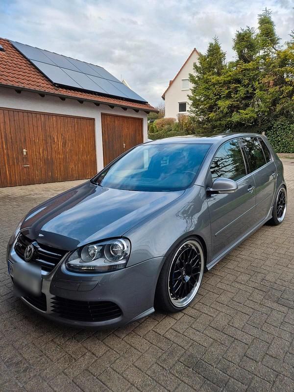 Grau Gebraucht 2007 VW Golf V R Kleinwagen | 23.000 € - Bild 1/4