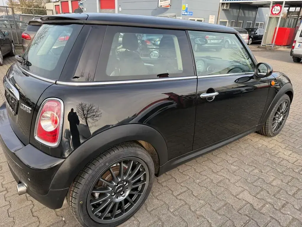 Käytetty Mini Cooper 122 HP (89 kW) 2010 Musta Viistoperä