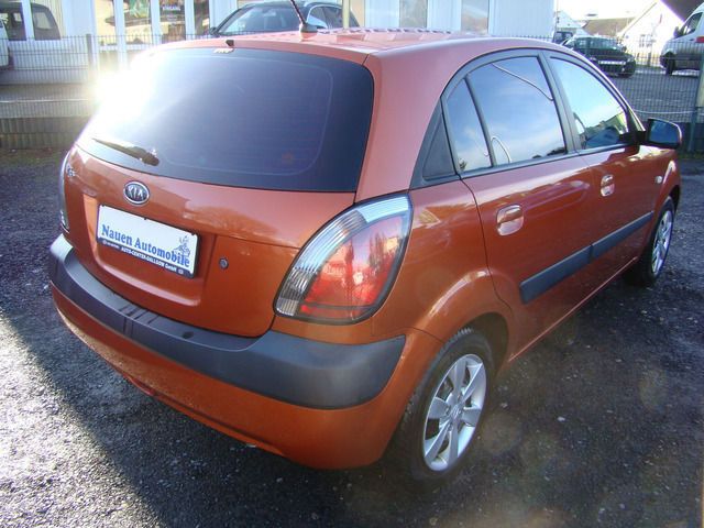Gebraucht Kia Rio Spirit 97 PS (71 kW) 2008 Orange metallic Limousine