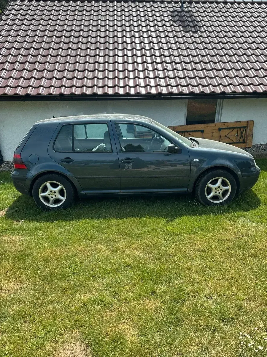 Occasion VW Golf IV 105 ch (77 kW) 2000 Gris Citadine