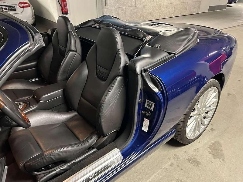 Używany Jaguar XK8 298 KM (219 kW) 2004 Niebieski Kabriolet