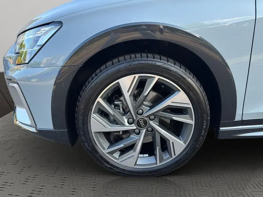 Gebraucht Audi A3 Comfort 150 PS (110 kW) 2025 Pfeilgrau perleffekt Limousine