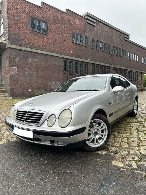 Silber Gebraucht 1999 Mercedes CLK200 Elegance Coupé | 2.500 € (Guter Preis) - Bild 1/4