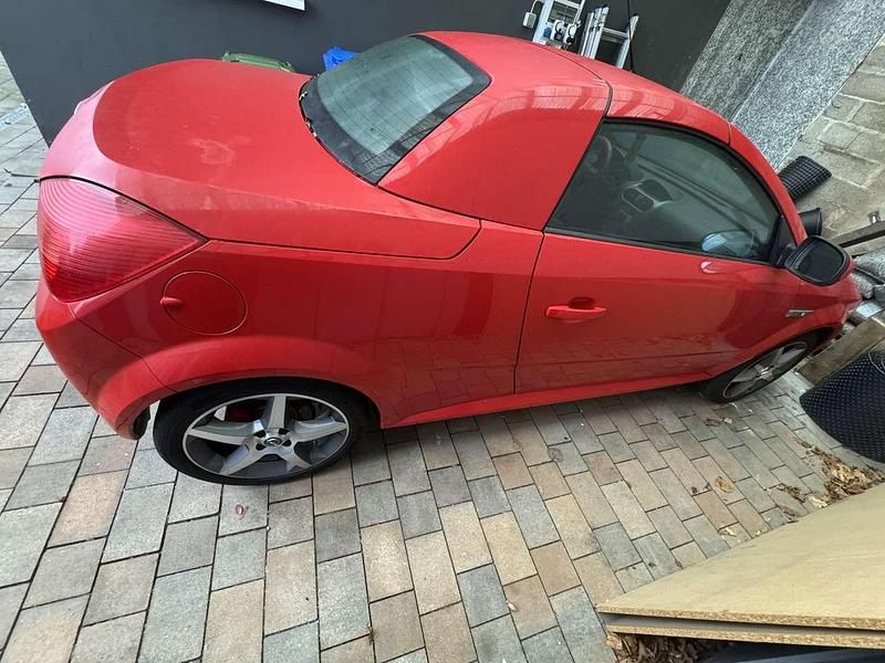 Gebraucht Opel Tigra Enjoy 90 PS (66 kW) 2004 Rot Cabrio