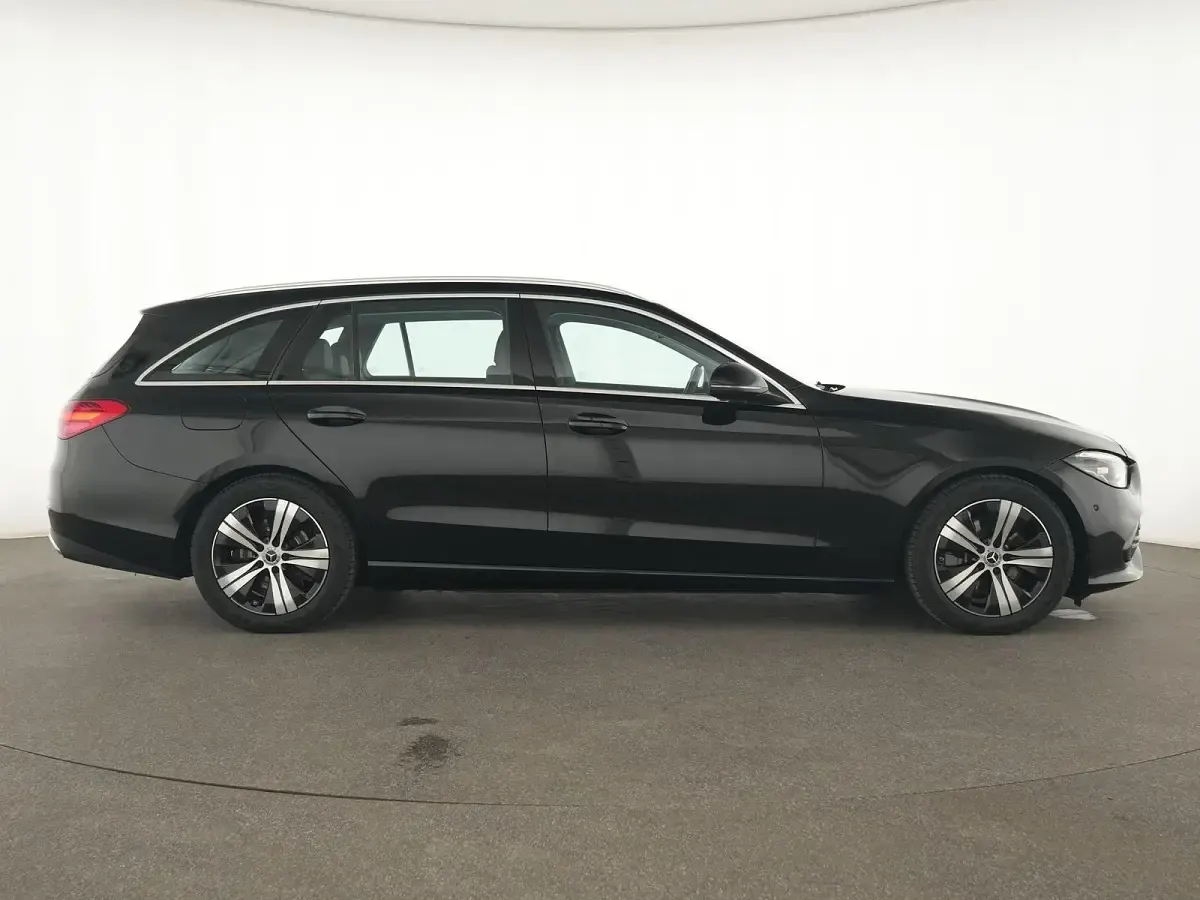 Gebraucht Mercedes C200 Avantgarde 163 PS (119 kW) 2025 Schwarz Limousine