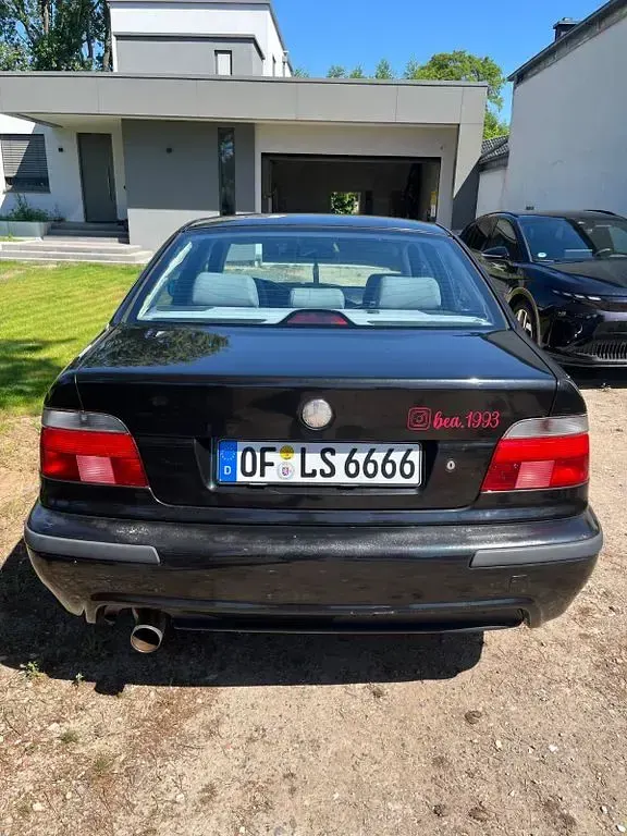 Używany BMW 520 150 KM (110 kW) 1998 Czarny Sedan/Limuzyna