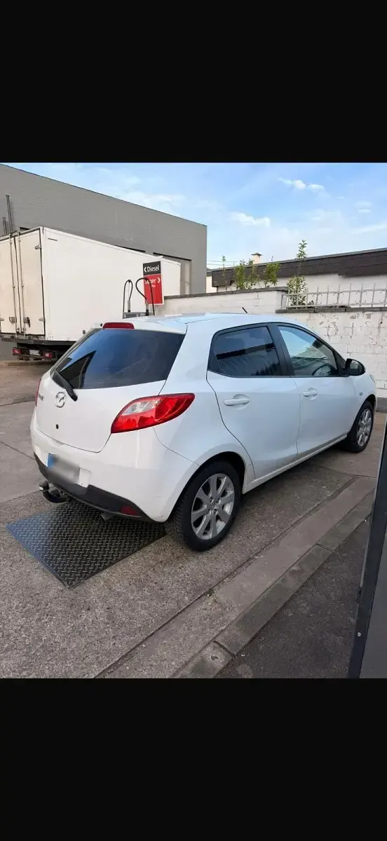 Brugt Mazda 2 85 HK (62 kW) 2011 Hvid Hatchback