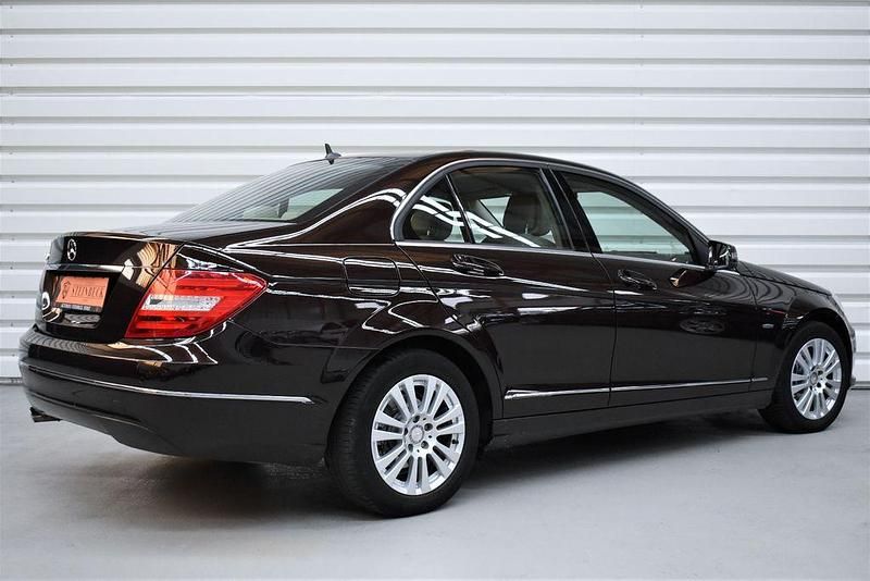 Gebraucht Mercedes C180 Elegance 156 PS (114 kW) 2011 Braun Limousine