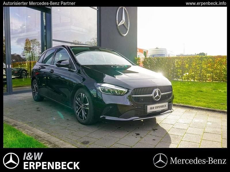 Schwarz Gebraucht 2024 Mercedes B200 Progressive Van / Kleinbus | 34.680 € (Teuer) - Bild 1/4