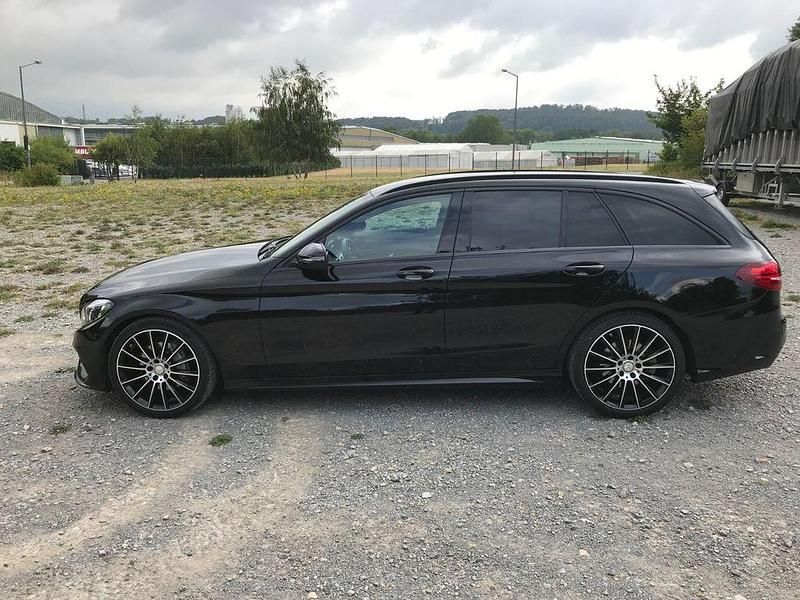 Gebraucht Mercedes C220 AMG line 170 PS (125 kW) 2016 Schwarz Limousine