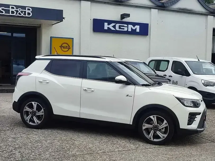 Gebraucht KGM Tivoli 163 PS (119 kW) 2025 Weiss SUV