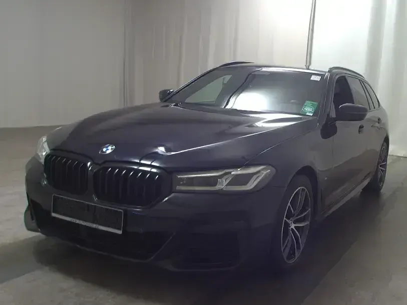 Gebraucht BMW 520 M Sport 190 PS (139 kW) 2022 Blau Kombi