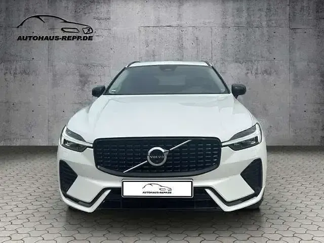 Gebraucht Volvo XC60 Plus 257 PS (189 kW) 2025 Crystal white SUV