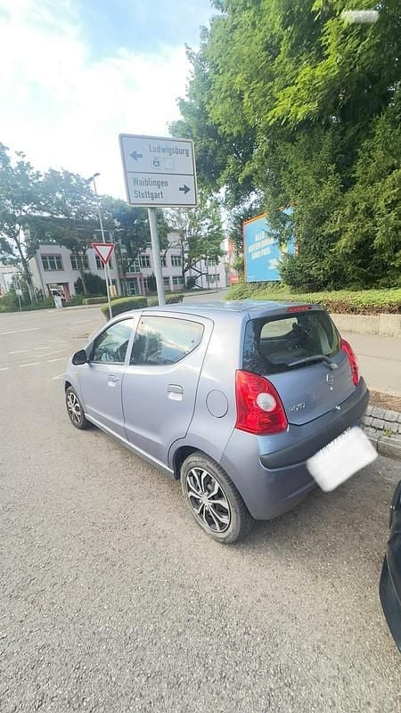 Andere farben Gebraucht 2009 Nissan Pixo Kleinwagen | 2.600 € (Etwas zu teuer) - Bild 1/4