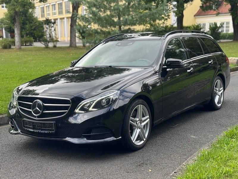 Schwarz Gebraucht 2016 Mercedes E350 Edition Kombi | 12.490 € (Fairer Preis) - Bild 1/4
